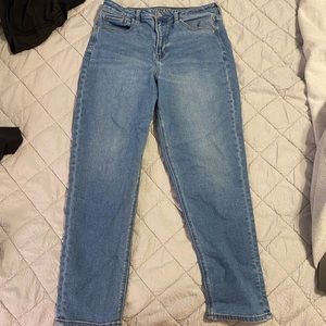 American eagle size 10 mom jean